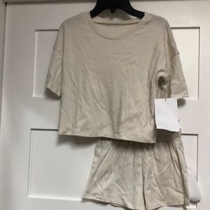 🆕cozy coordinated knit short set! Baby Rib knit! Off white/cream! Girls M 10/12